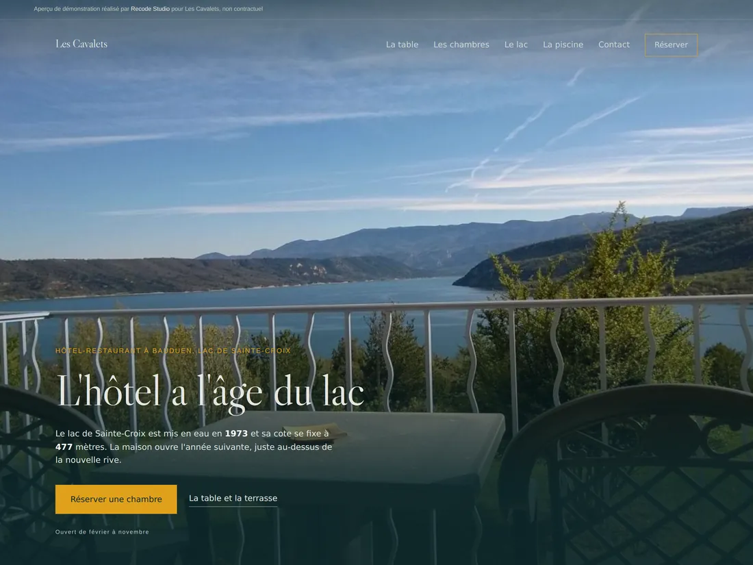 Démonstration de site pour Les Cavalets, hôtel-restaurant à Bauduen, réalisée par Recode Studio